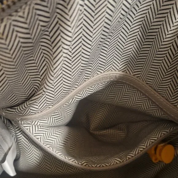 Steve Madden Black White and Gray large purse - Picture 6 of 12